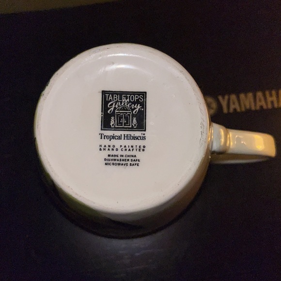 🐇 Tabletops Gallery Tropical Hibiscus mug - Picture 5 of 5